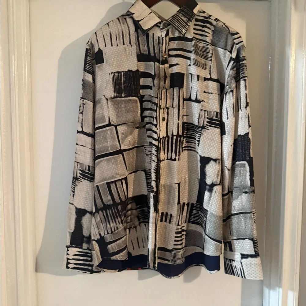 Robert Graham Abstract Black and White Shirt with Vibrant Lion Design - Picture 4 of 12